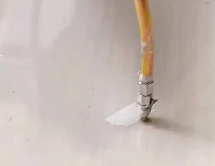 建邺瓷砖空鼓维修公司专业解答在瓷砖铺贴过程中，如果使用的砂料过粗（如全部使用了粗砂），可能会导致以下问题